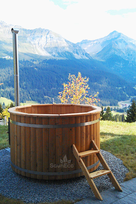 UK wooden hot tub spa in UK wooden bath barrel spa tub Sauneco
