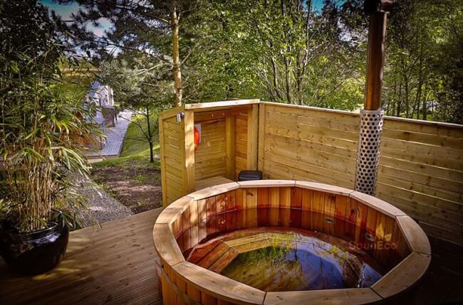 Hot tub and barrel sauna review for Sauneco