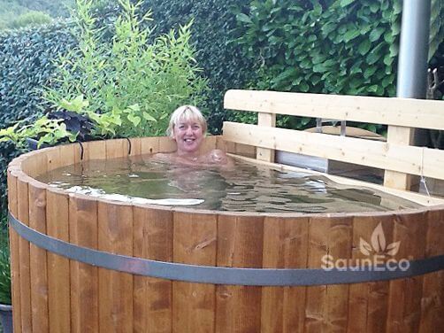 Hot tub review for Sauneco